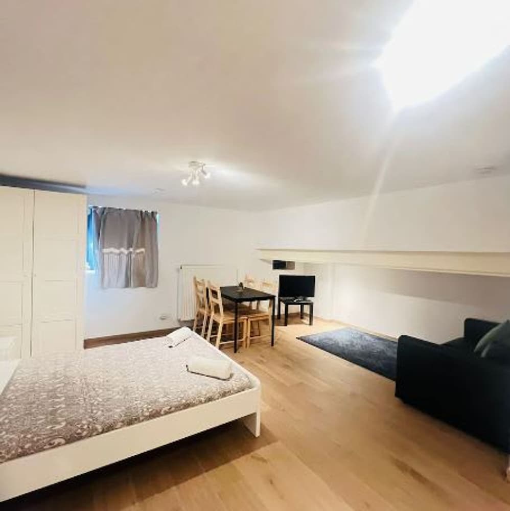 Cozy Basement Fashion District by Oneluxstay in Antwerpen, Belgium