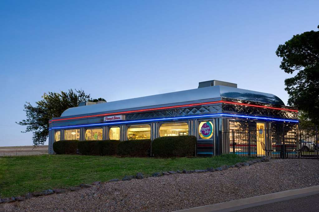 Travelodge by Wyndham Vaughn - photo 10