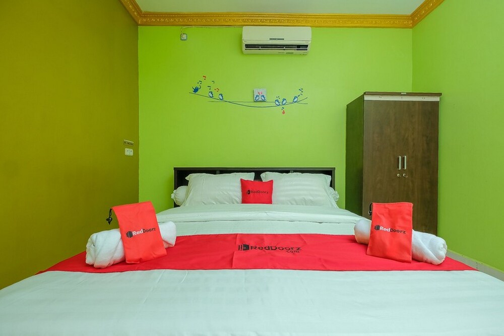 RedDoorz Syariah near Syamsudin Noor Airport 2 in Banjar, Indonesia