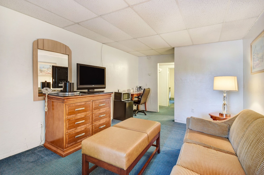 Key Largo Inn - photo 6