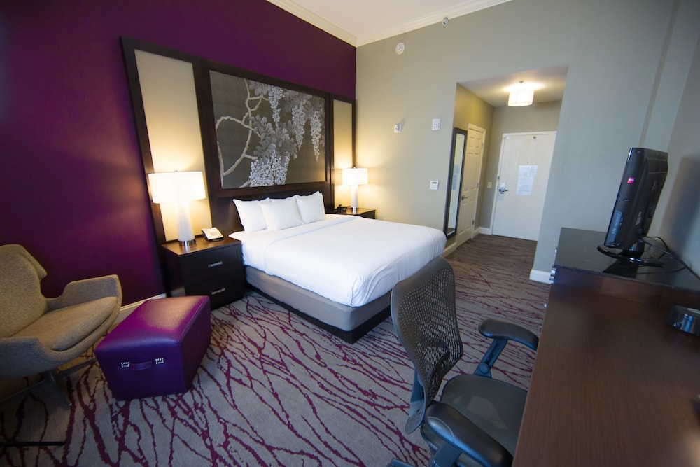 DoubleTree by Hilton Hotel Savannah Historic District - photo 7