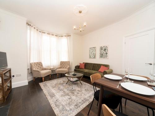 Elegant Modern 2 Bed Flat Near Greenwich Park Pass the Keys - last minute hotel in London