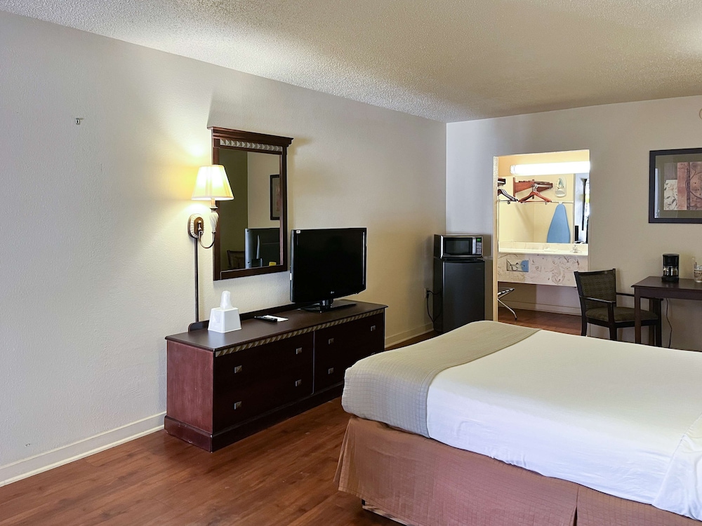 Motel 6 Abbeville AL - photo 8