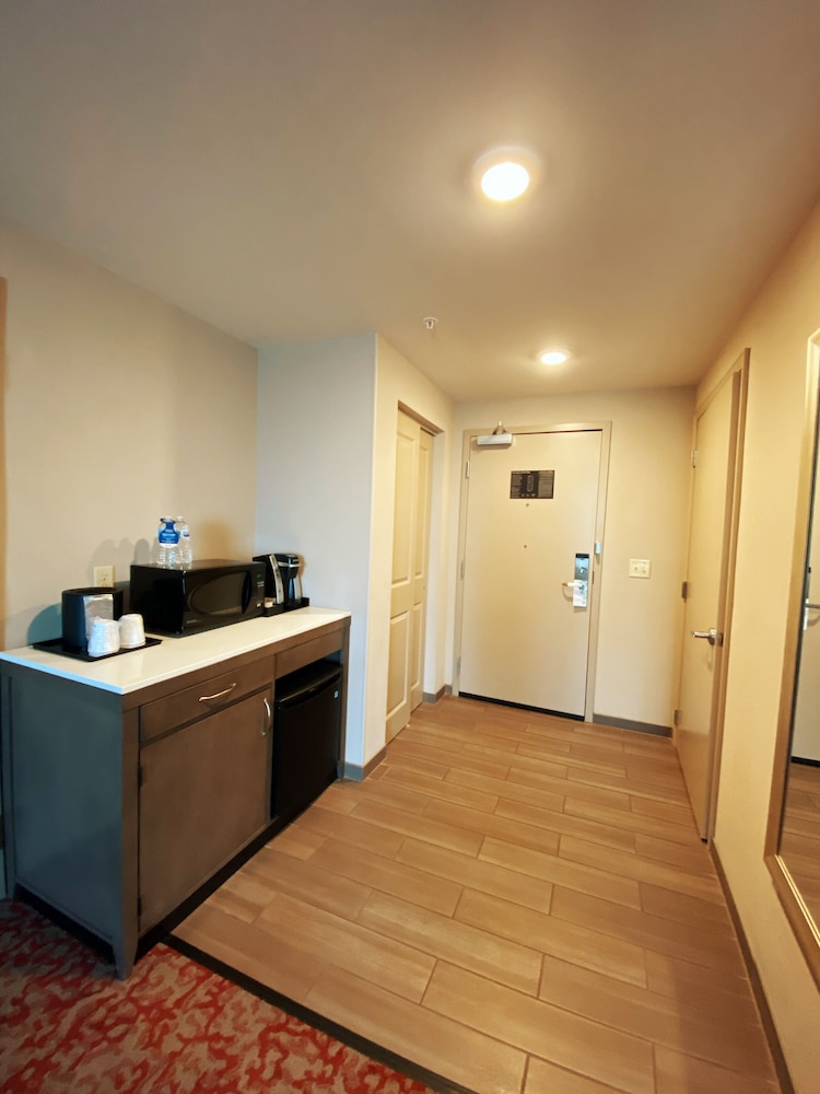 Hilton Garden Inn Bristol - photo 9