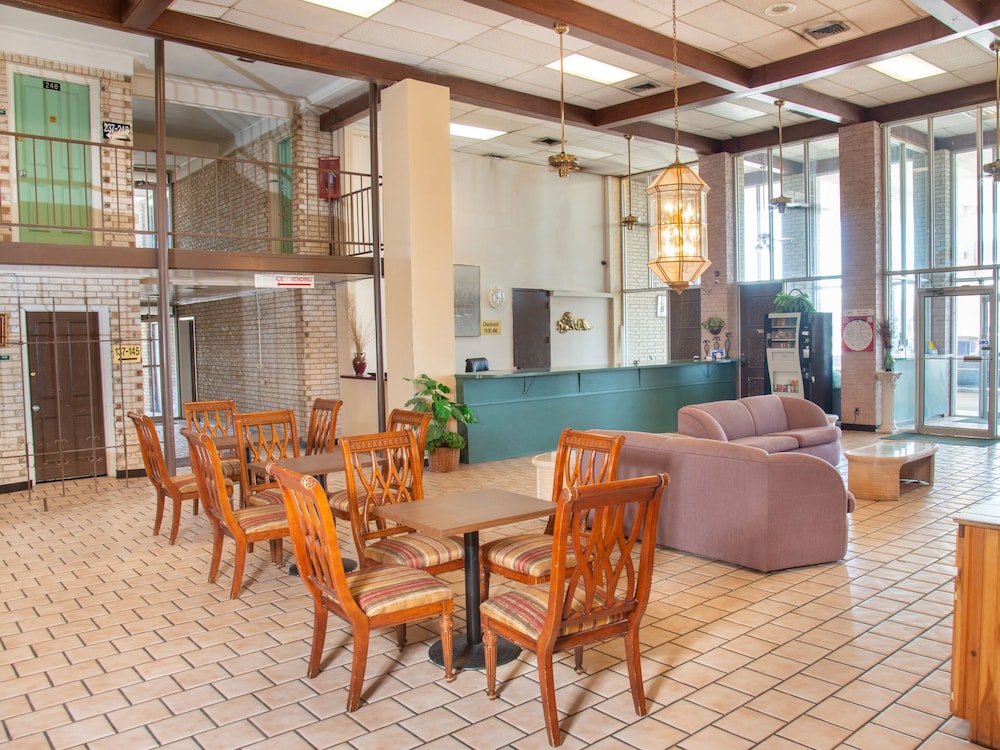 Luxury Inn and Suites Amarillo - photo 8
