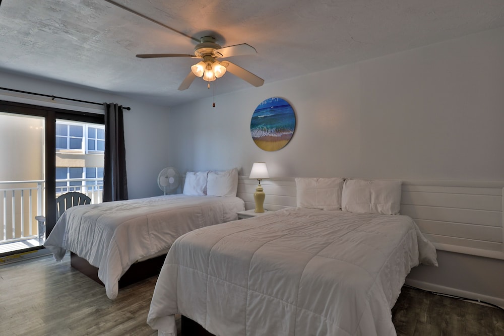 Coastal Waters Inn - photo 5