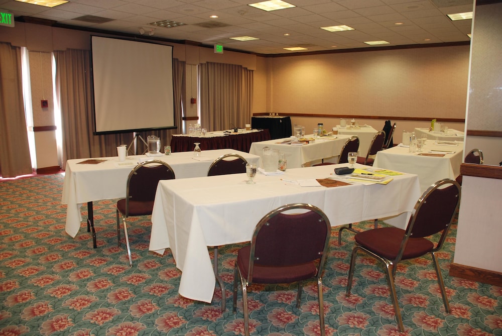 Oakland Airport Executive Hotel - photo 56
