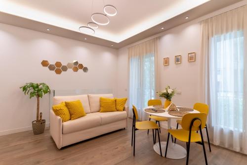 Teodorico 7 Quiet Garden View Apartment with Parking Near Mico And Citylife — 4-Star Luxury Hotel in Milan, Italy
