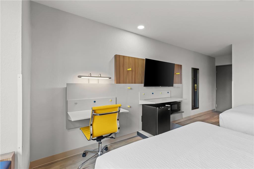 Microtel Inn & Suites by Wyndham Norcross - photo 12