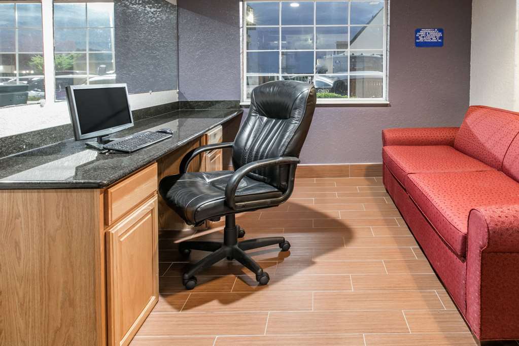 Microtel Inn & Suites by Wyndham Oklahoma City Airport - photo 17