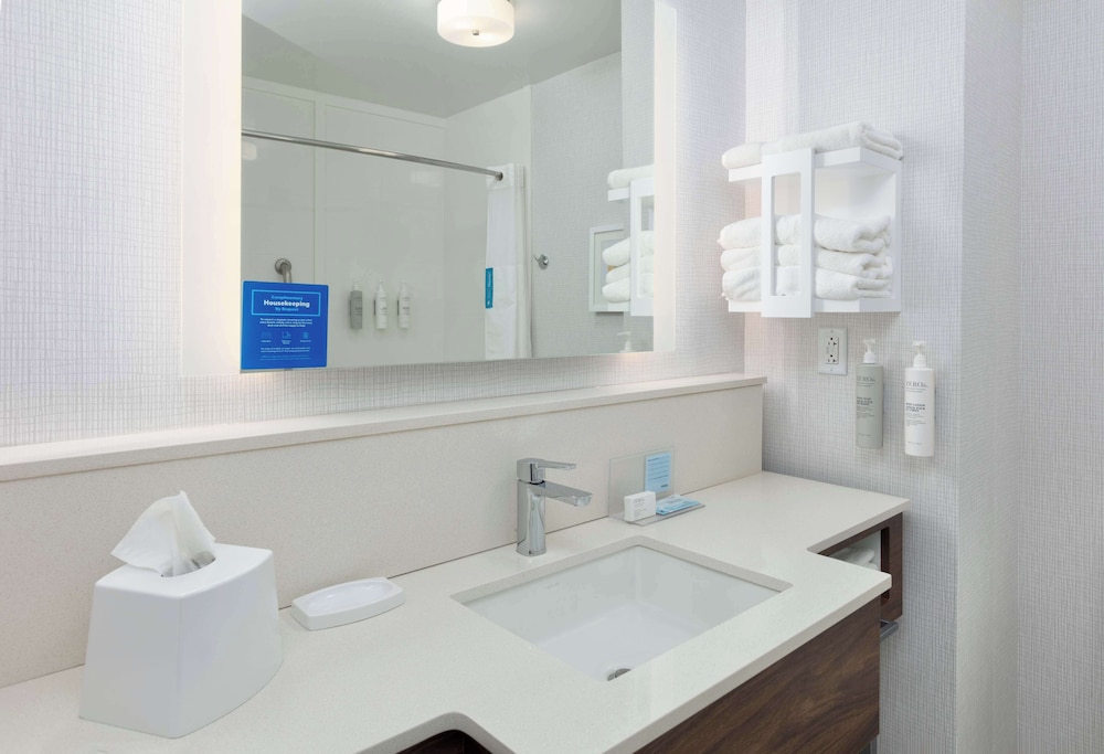 Hampton Inn Norfolk - photo 14
