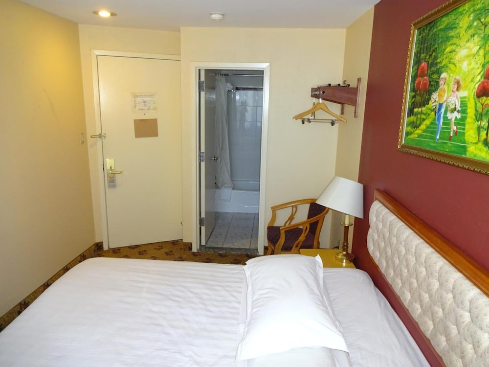 Flushing Hotel - photo 30
