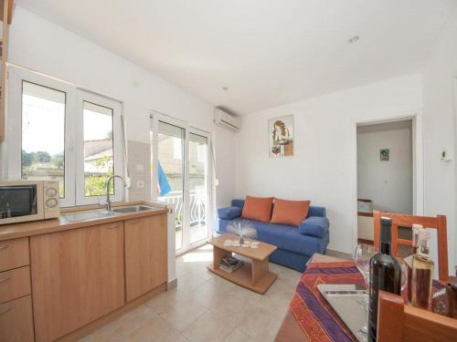 Bertie's Lodge Comfort One Bedroom Apartment with Balcony and Sea View A3 — 4-Star Luxury Hotel in Smokvica, Croatia