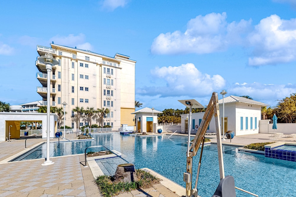 Carillon Beach Inn - photo 31