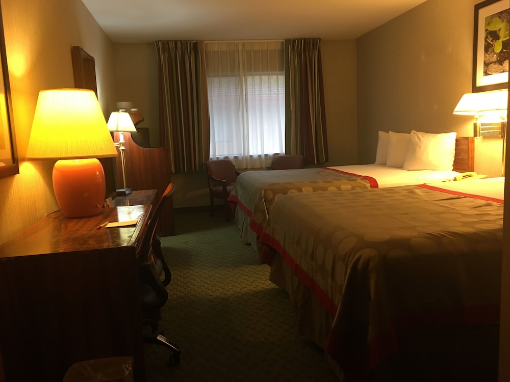Ramada Portland Airport - photo 38