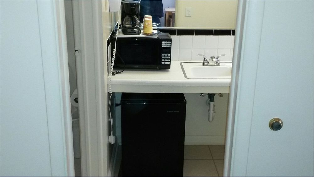 Royal Inn Victor - photo 28
