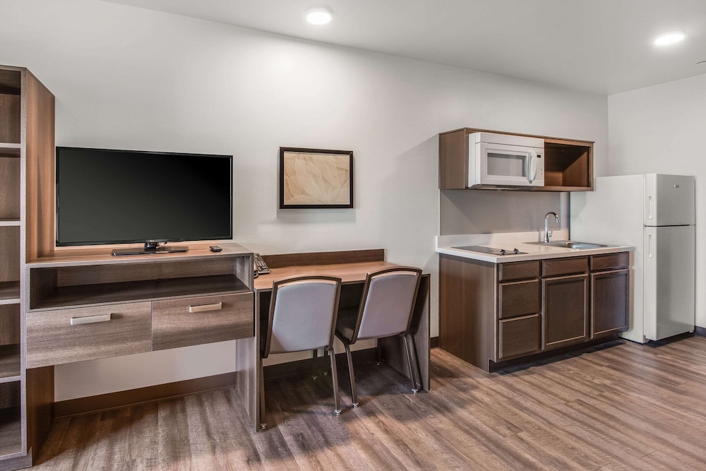 WoodSpring Suites Bakersfield Airport - photo 14