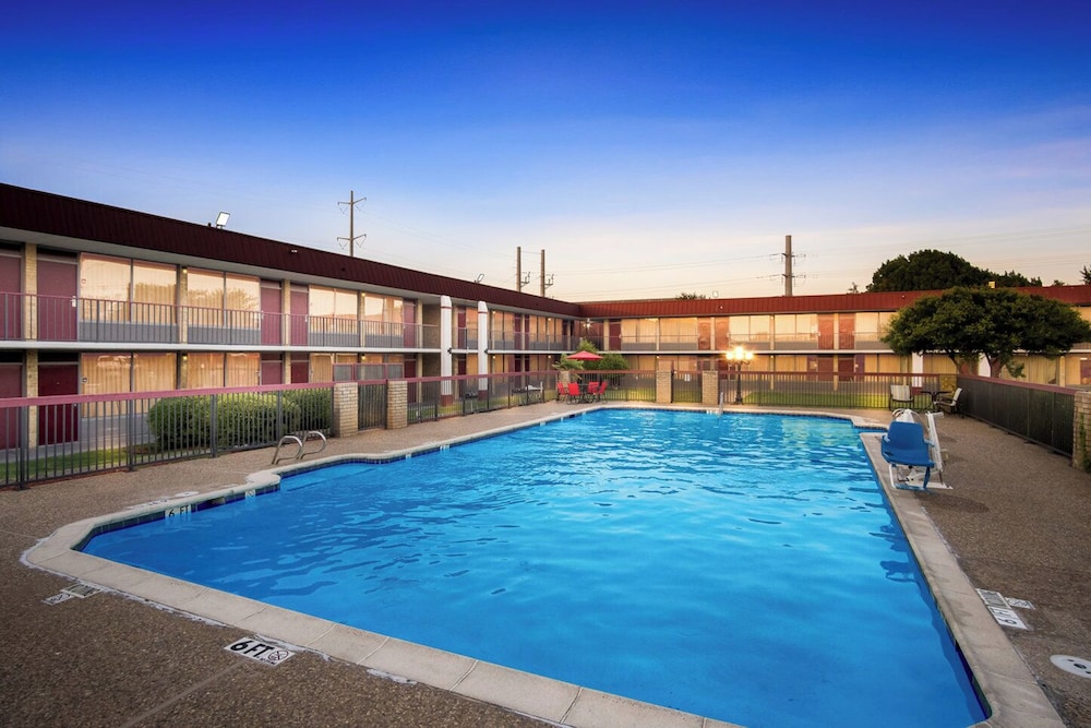 Red Roof Inn & Conference Center McKinney - photo 31