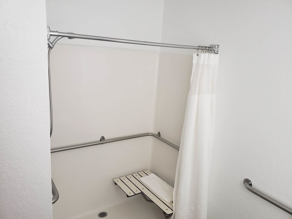 Country Inn & Suites by Radisson Fairview Heights IL - photo 46