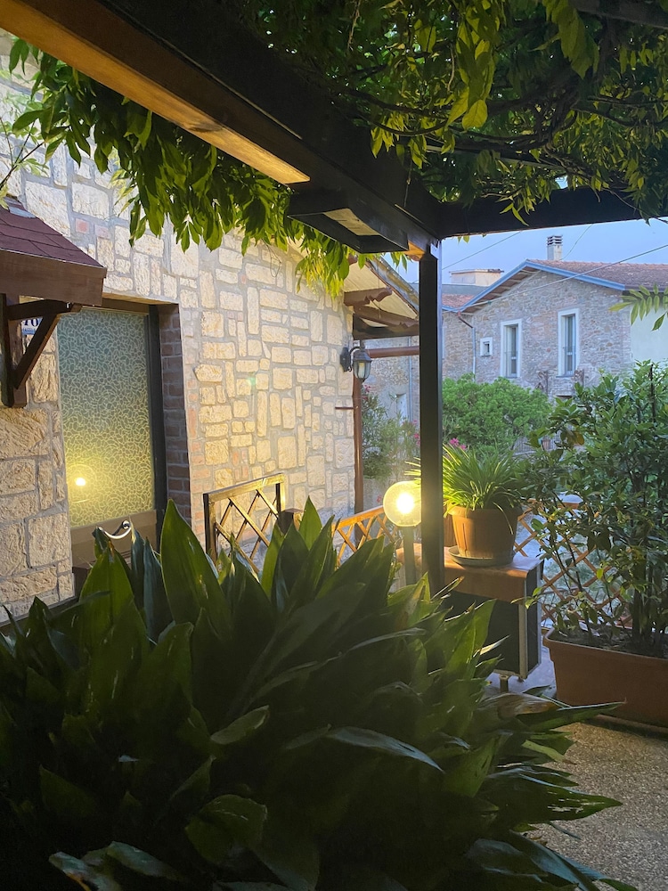 Etruscan residence Perugia — 4-Star Luxury Hotel in Pianello, Italy