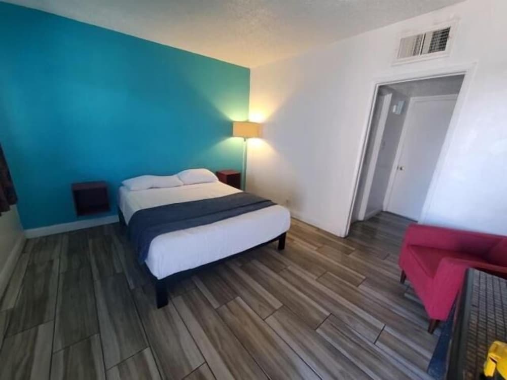 Desert Hills Motel - photo 28