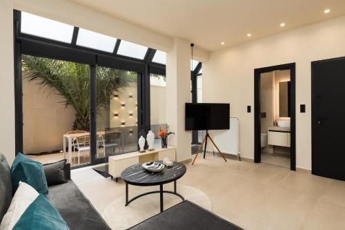 FOS Premium Apartments by halu Modern Living in a Brand New Building — 4-Star Luxury Hotel in Thessaloniki, Greece