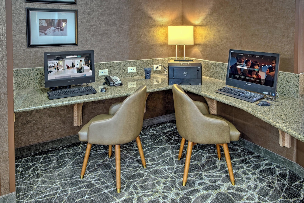 Springhill Suites by Marriott New Bern - photo 21