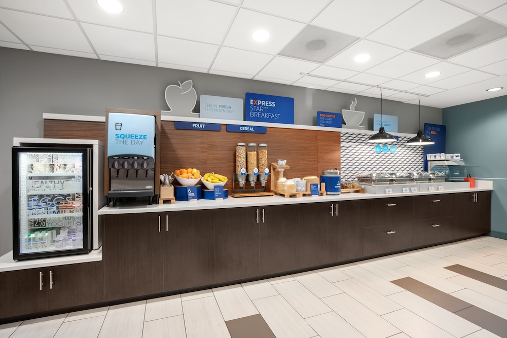 Holiday Inn Express & Suites Marysville by IHG - photo 30