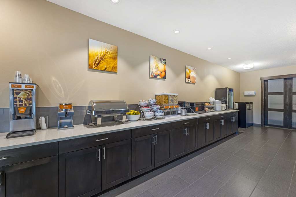 Comfort Suites Near Vancouver Mall - photo 39