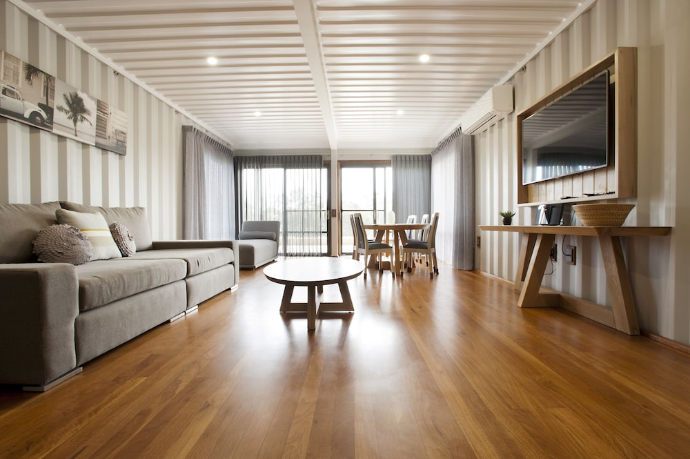 Stirling Estate Chalets — Capel
