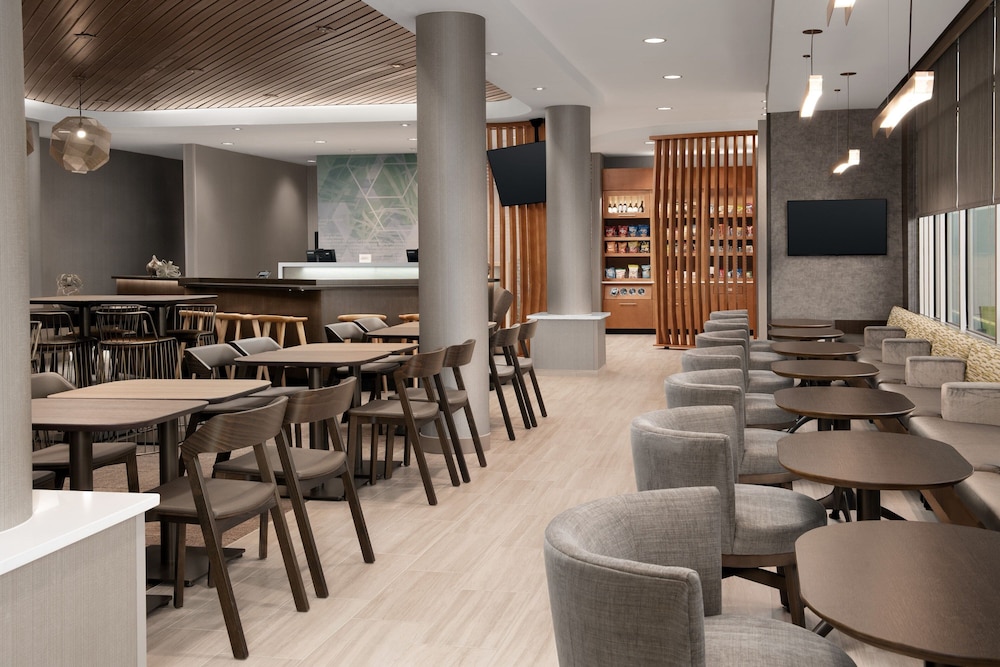 Springhill Suites By Marriott Fayetteville I 95 - photo 3