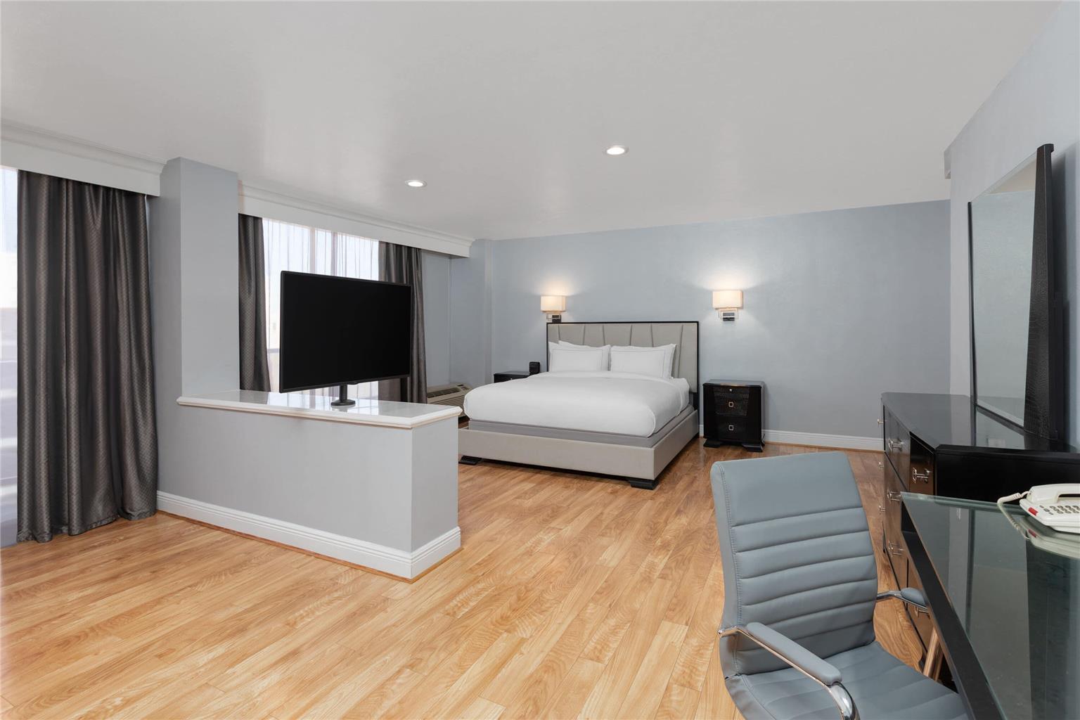 Wyndham Midland Downtown - photo 39