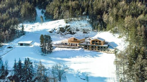 Archehof Hochzirm Lodge Anton — 4-Star Luxury Hotel in Campo Tures, Italy