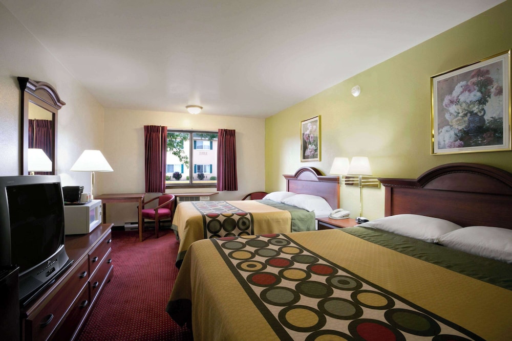 Super 8 by Wyndham Eau Claire WI - photo 15