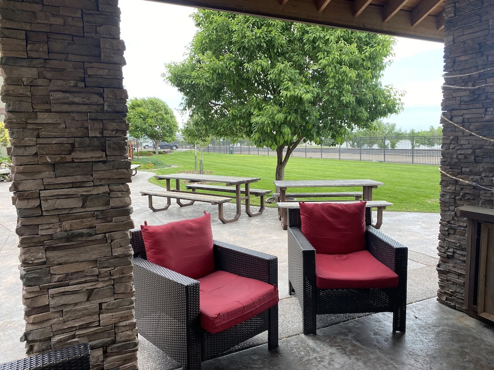 Staybridge Suites Great Falls by IHG - photo 66