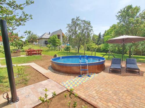 Holiday house Woody with private pool Biró Tours nr 88 — 4-Star Luxury Hotel in Vonyarcvashegy, Hungary