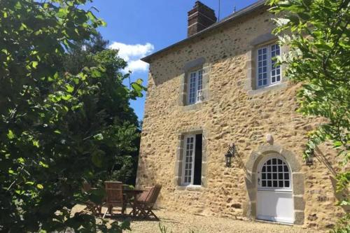 Gîtes du domaine des Vaulx - carbon neutral hotel in La Baconniere
