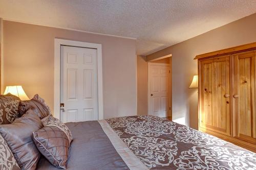 Peak 8 Village E40 - photo 10