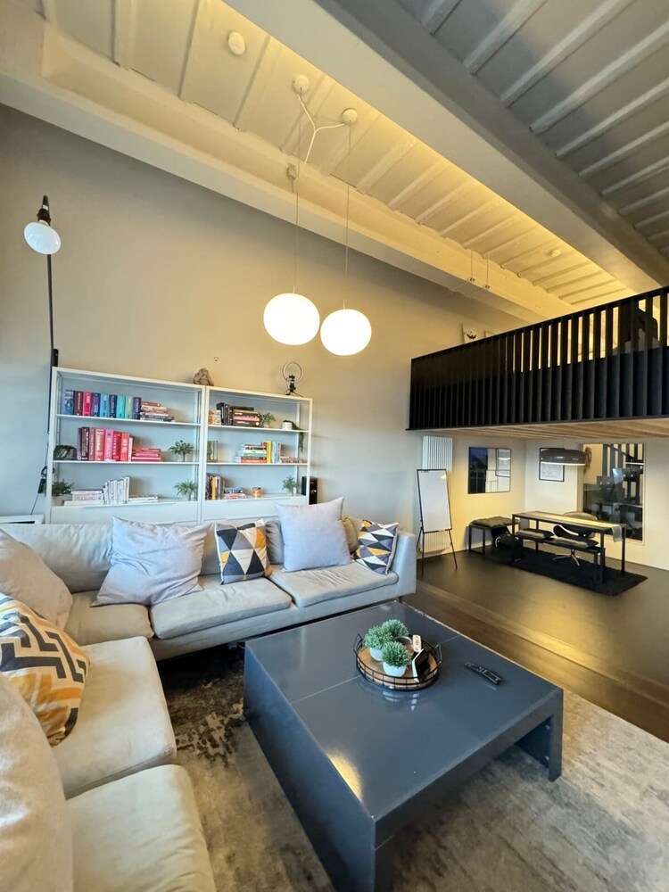 Industrial chic 1BD Loft by the River Fulham — 4-Star Luxury Hotel in London, United Kingdom