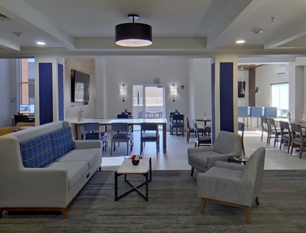 Holiday Inn Express and Suites Tuscaloosa University an IHG Hotel - photo 71