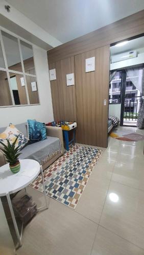 Vgc Crib - carbon neutral hotel in Manila