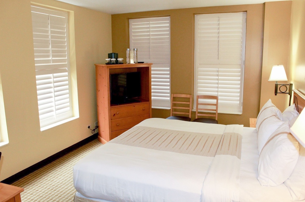 Crockett Hotel - photo 17