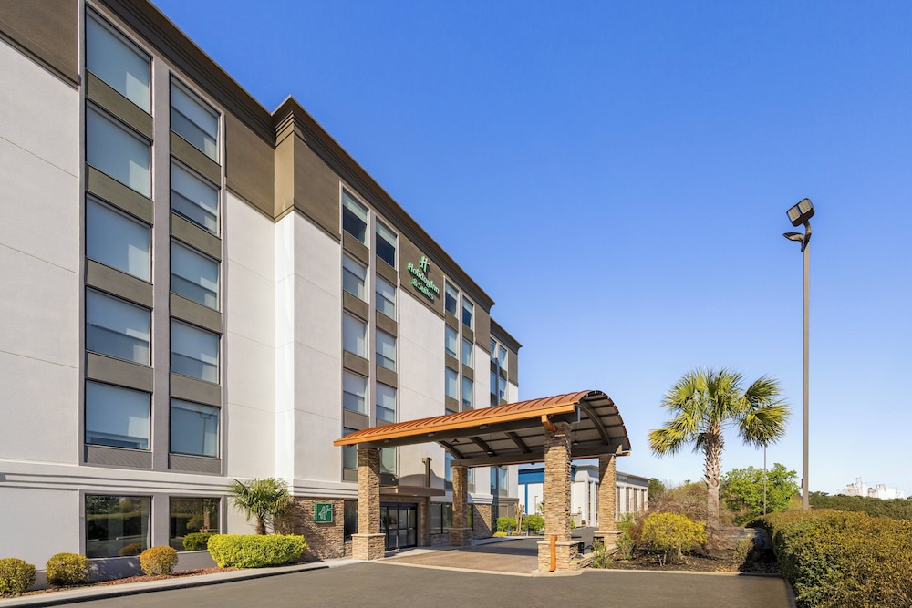 Holiday Inn & Suites Columbia NE Ft Jackson Area by IHG - photo 5