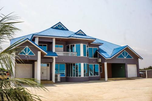 Moven Paradise — Accra — photo 3
