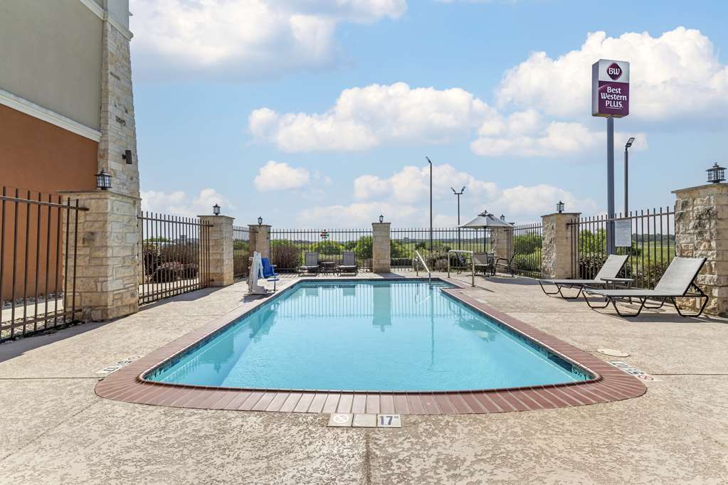 Best Western Plus Longhorn Inn & Suites - photo 29