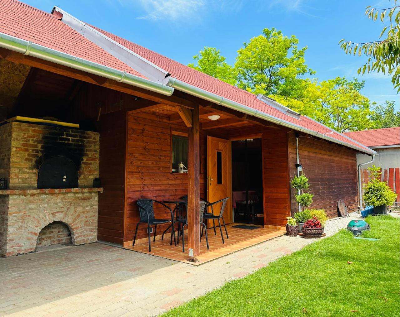 Babett Vendeghaz in Zanka, Hungary