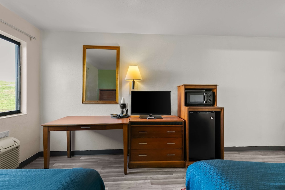 Americas Best Value Inn Lincoln Airport - photo 13