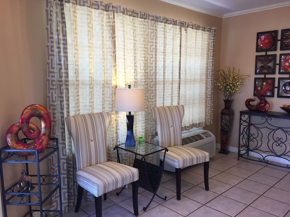 Gazebo Inn - photo 5