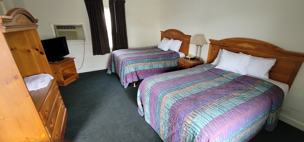 Town & Country Inn - photo 7