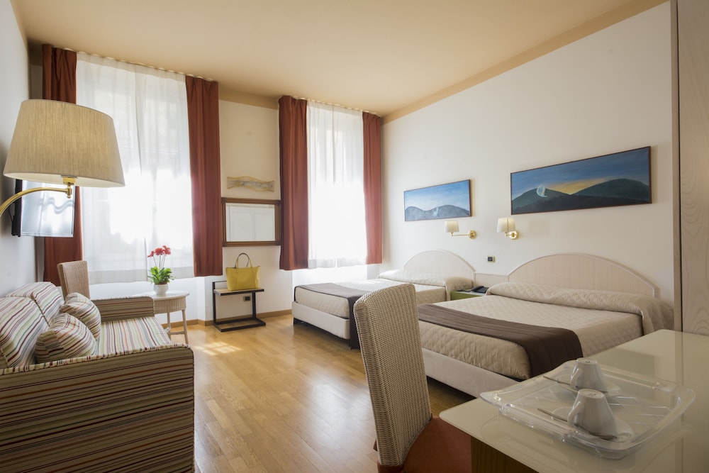 Piazza Paradiso Accomodation — Siena